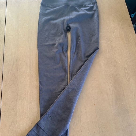 Pants 💜🤍 - Picture 12 of 15